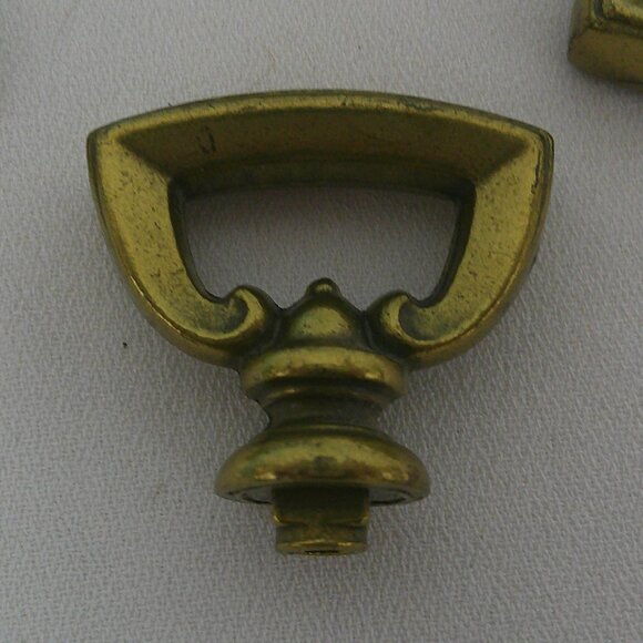 1994 Brass Tone Furniture Mock Key Cabinet Pulls - set of 7 - Picture 4 of 8